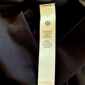 Lululemon 21” Align crop in black. Size 6.